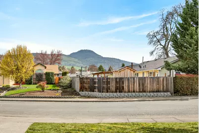 3027 Waterford Court, Medford, OR 97504 - Photo 35