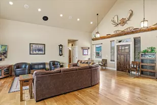 12365 SW Reif Rd, Powell Butte, OR 97753 - Photo 9