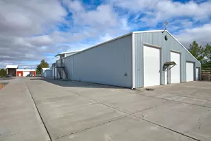 11301 SW Robinson Ln, Powell Butte, OR 97753 - Photo 39