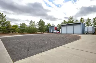 11301 SW Robinson Ln, Powell Butte, OR 97753 - Photo 39