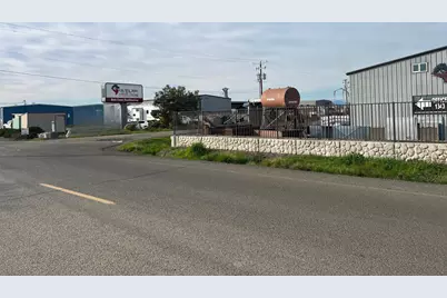 1343 E Justice Road, Medford, OR 97502 - Photo 1