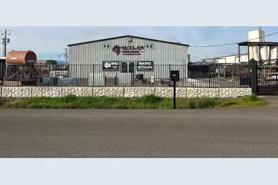 1385 E Justice Road, Medford, OR 97502 - Photo 1