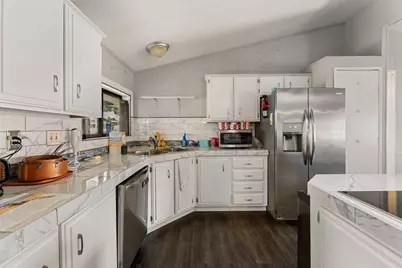 724 Tawn Cheree, Medford, OR 97501 - Photo 7