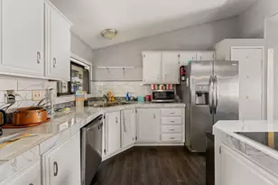 724 Tawn Cheree, Medford, OR 97501 - Photo 7