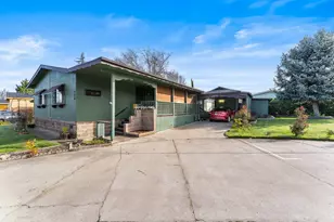 724 Tawn Cheree, Medford, OR 97501 - Photo 1