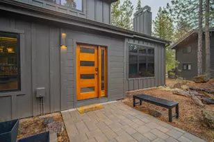 57548 Lark Ln, Sunriver, OR 97707 - Photo 3