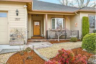 1937 Woodside Drive, Medford, OR 97501 - Photo 3