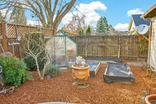 1937 Woodside Dr, Medford, OR 97501 - Photo 39