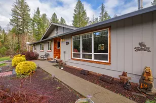 9728 Lower River Rd, Grants Pass, OR 97526 - Photo 5