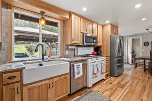 9728 Lower River Rd, Grants Pass, OR 97526 - Photo 17