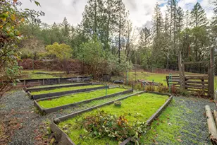 9728 Lower River Rd, Grants Pass, OR 97526 - Photo 39