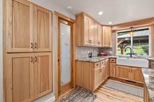 9728 Lower River Rd, Grants Pass, OR 97526 - Photo 21