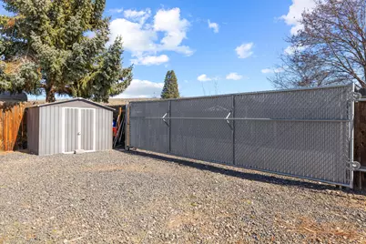 10553 Wright Avenue, Klamath Falls, OR 97603 - Photo 35