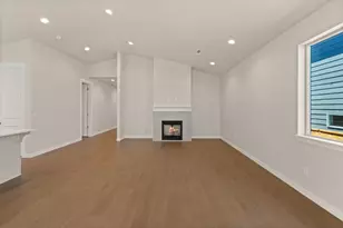 136 Valemont Dr, Eagle Point, OR 97524 - Photo 13