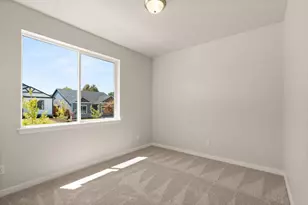 136 Valemont Dr, Eagle Point, OR 97524 - Photo 19