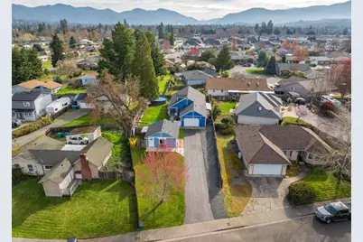 1055 SW Kokanee Lane, Grants Pass, OR 97527 - Photo 1