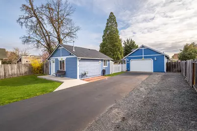 1055 SW Kokanee Lane, Grants Pass, OR 97527 - Photo 1