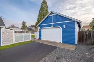 1055 SW Kokanee Ln, Grants Pass, OR 97527 - Photo 39
