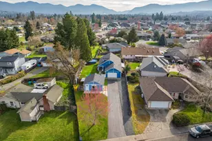 1055 SW Kokanee Ln, Grants Pass, OR 97527 - Photo 43