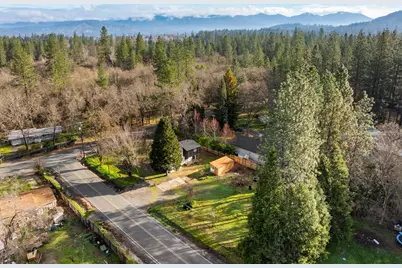 3237 De Woody Lane, Grants Pass, OR 97527 - Photo 1