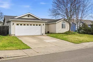 8022 Thunderhead Ave, White City, OR 97503 - Photo 3