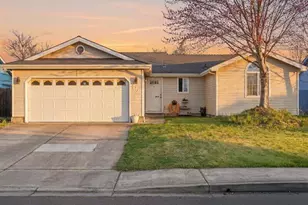 8022 Thunderhead Ave, White City, OR 97503 - Photo 1