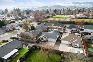 1818 Sarah Way, Medford, OR 97501 - Photo 29