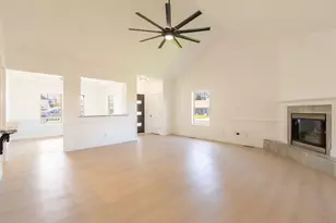 19 Pine Ct, Eagle Point, OR 97524 - Photo 7