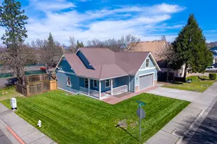 19 Pine Ct, Eagle Point, OR 97524 - Photo 3