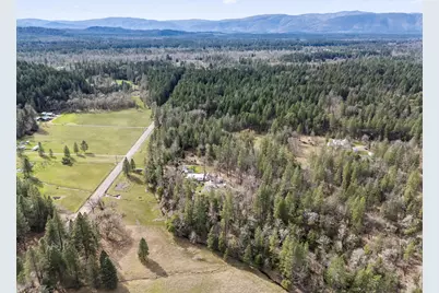522 Jackadel Lane, Cave Junction, OR 97523 - Photo 13