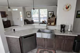 69592 Lake Dr, Sisters, OR 97759 - Photo 9