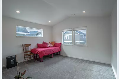 256 Rockfellow Place, Talent, OR 97540 - Photo 19