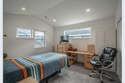 256 Rockfellow Place, Talent, OR 97540 - Photo 17