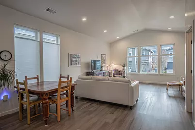 256 Rockfellow Place, Talent, OR 97540 - Photo 7