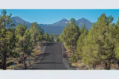 21834 Boonesborough Drive, Bend, OR 97701 - Photo 5