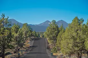 21834 Boonesborough Dr, Bend, OR 97701 - Photo 5