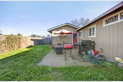 8207 Division Road, White City, OR 97503 - Photo 13