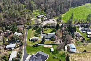 9401 Old Stage Rd, Central Point, OR 97502 - Photo 47