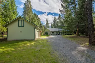 244 Riessen Rd, Grants Pass, OR 97526 - Photo 3