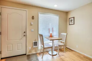 1439 NW Juniper St, Bend, OR 97703 - Photo 5