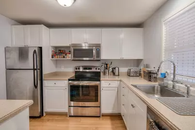 1439 NW Juniper Street #1, Bend, OR 97703 - Photo 3