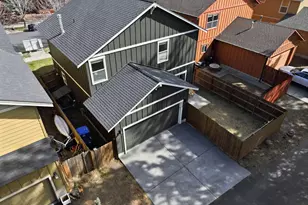 62763 Hawkview Road, Bend, OR 97701 - Photo 3