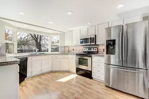 2701 NE Canyon Park Pl, Bend, OR 97701 - Photo 5