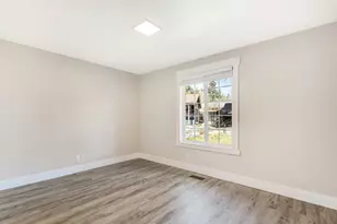 2701 NE Canyon Park Pl, Bend, OR 97701 - Photo 13