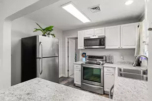 244 NE B St, Grants Pass, OR 97526 - Photo 9