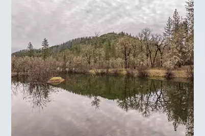 2527 Crowfoot Road, Eagle Point, OR 97524 - Photo 1