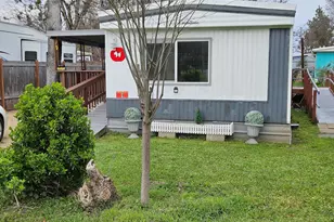 380 W Gregory Rd, Central Point, OR 97502 - Photo 1