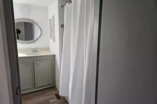 380 W Gregory Rd, Central Point, OR 97502 - Photo 5