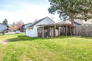 128 S Mountain Ave, Ashland, OR 97520 - Photo 7