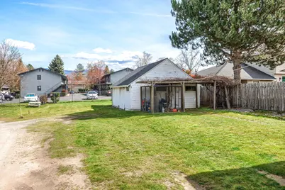 128 S Mountain Avenue, Ashland, OR 97520 - Photo 5